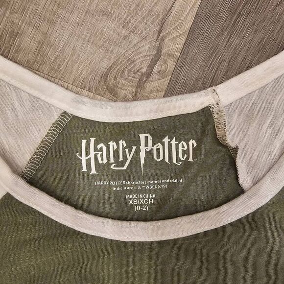 Harry Potter Hogwarts Sleepwear top size small - Picture 3 of 6